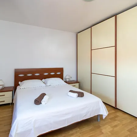 Апартаменты With Parking Space Sali, Dugi Otok - 16324 *